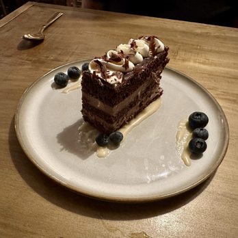 Mallard Cottage - Chocolate mousse cake - Canadian (New) Near Me - St. John's, Newfoundland and Labrador Mallard Cottage - Chocolate mousse cake - Canadian (New) Near Me - St. John's, Newfoundland and Labrador
