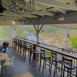 Ewings on the Kern - The beer garden with an open view