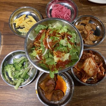 Mr Kimchi - Golf Road - All the side dishes offered - Korean Near Me - Mount Prospect, Illinois