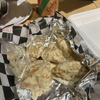 Rocky Rococo Pan Style Pizza - 10oz boneless garlic parm wings - Pizza Near Me - Milwaukee, Wisconsin