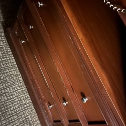 Comfort Inn - Kirkland - Drawers wouldn't even open up without a struggle