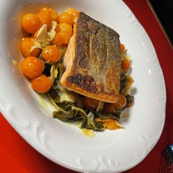 Che Fico Parco Menlo - Salmon with sweet tomatoes - Italian Near Me - Menlo Park, California Che Fico Parco Menlo - Salmon with sweet tomatoes - Italian Near Me - Menlo Park, California