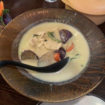 Kanok Thai Bistro - Green Curry with chicken - Thai Near Me - Costa Mesa, California