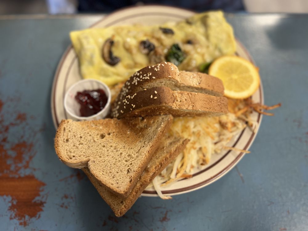 Mandy’s Cafe & Deli Logo