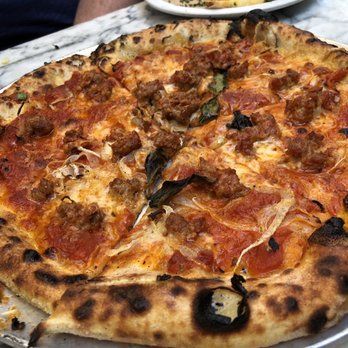 Gjelina - Housemade Chorizo , Tomato , Cream , Fennel , Chili & Basil Pizza - New American Near Me - Venice, California