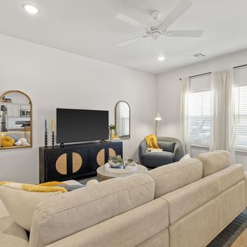 Chisholm Pointe - Apartments Near Me - Oklahoma City, Oklahoma Chisholm Pointe - Apartments Near Me - Oklahoma City, Oklahoma