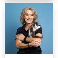 Arizona Humane Society - South Mountain Campus - This woman doesn't care that someone sprayed poison on cat food or that cats starve to death. Rude condescending liar.