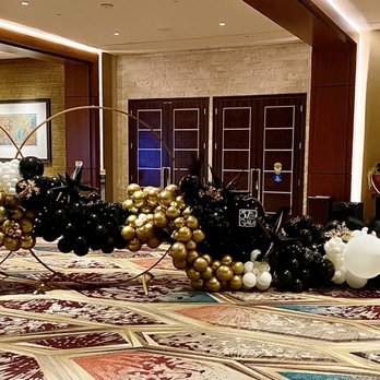 Nalipopish Balloons - Double Hoop Garland - Balloon Services Near Me Nalipopish Balloons - Double Hoop Garland - Balloon Services Near Me