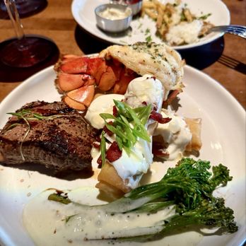 JOEY Rideau - Steak with lobster tail - Canadian (New) Near Me - OTTAWA, Ontario JOEY Rideau - Steak with lobster tail - Canadian (New) Near Me - OTTAWA, Ontario