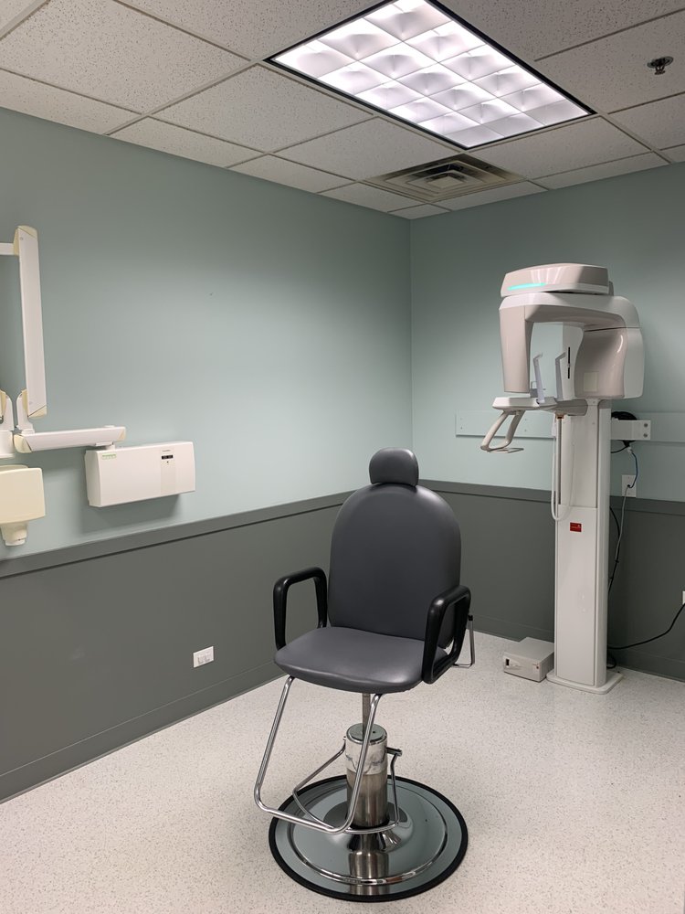 ELMHURST DENTISTRY FOR KIDS Updated June 2024 14 Photos & 18 Reviews 323 N York St