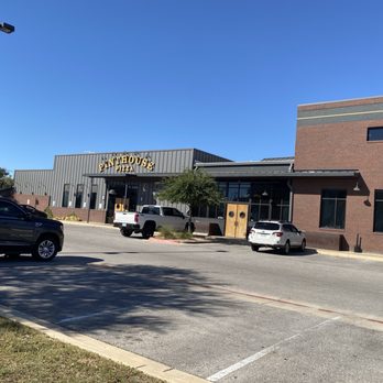 Pinthouse Pizza - Brewpubs Near Me - Round Rock, Texas