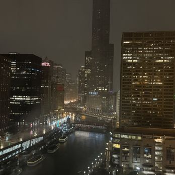 Sheraton Grand Chicago Riverwalk - Night view - Hotels Near Me - Chicago, Illinois Sheraton Grand Chicago Riverwalk - Night view - Hotels Near Me - Chicago, Illinois