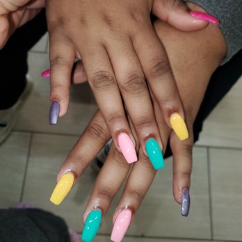 Happy Nails - Colorful nails - Nail Salons Near Me - Ellensburg, Washington