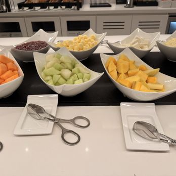 Maple Leaf Lounge - Photo 5: Fruit buffet - Airport Lounges Near Me - Millbrae, California Maple Leaf Lounge - Photo 5: Fruit buffet - Airport Lounges Near Me - Millbrae, California