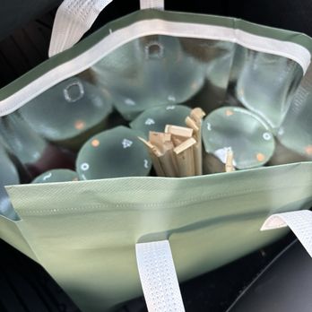 OMOMO Tea Shoppe - Nice bag for my drinks! Doin deliveries - Coffee & Tea Near Me - Irvine, California OMOMO Tea Shoppe - Nice bag for my drinks! Doin deliveries - Coffee & Tea Near Me - Irvine, California