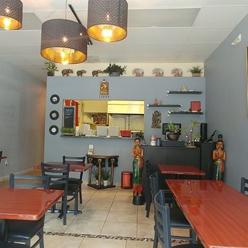 Palm Thai - Cute interior! Like the black and gold accents - Thai Near Me - Tampa, Florida Palm Thai - Cute interior! Like the black and gold accents - Thai Near Me - Tampa, Florida