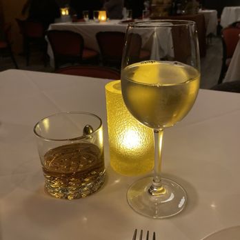 Red Restaurant - Sauvignon blanc and whiskey - New American Near Me - Huntington, New York