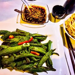 Chinarestaurant Lei Lei - Ich bin wieder bei einem meiner Lieblingsessen "hängen" geblieben. Pfefferschoten in Tigerhaut.