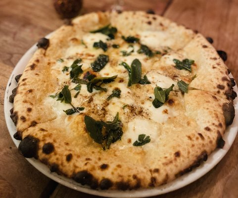 Benchmark Pizzeria by null