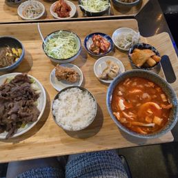 The bulgogi set meal The bulgogi set meal