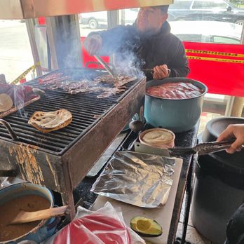 Tacos Don Esteban - Cooking over charcoal - Tacos Near Me - Tijuana, BCN Tacos Don Esteban - Cooking over charcoal - Tacos Near Me - Tijuana, BCN