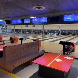 The Comet Pub & Lanes - Fun place to bowl if you can get a lane