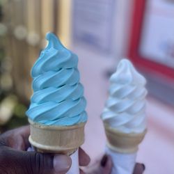 Fun Time Ice Cream - Cotton candy and coconut soft serve cones