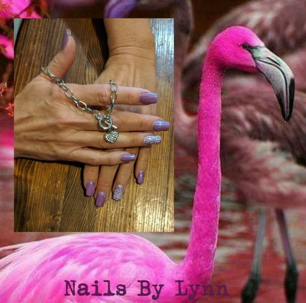 Nails By Lynn Logo