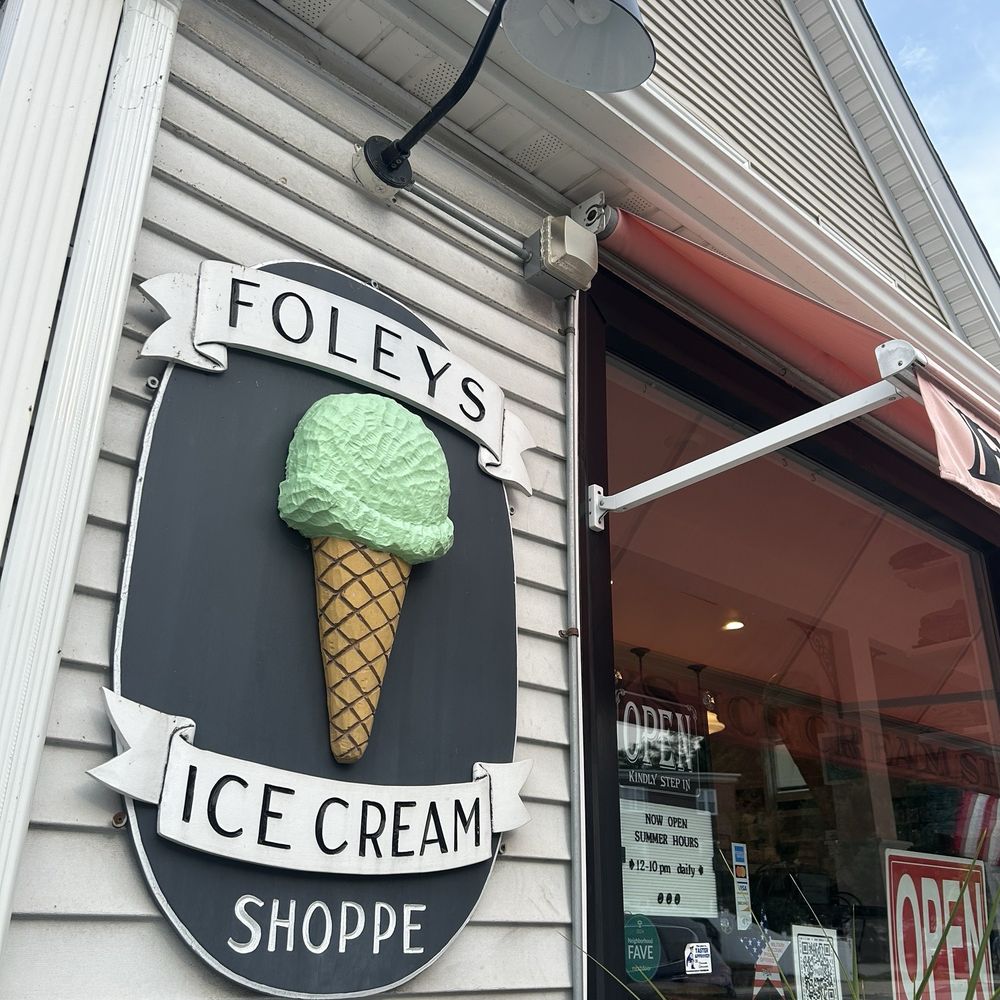 Foleys Ice Cream Shoppe - Exterior - Ice Cream & Frozen Yogurt Near Me - Braintree, Massachusetts