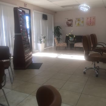 Crystal's Nails and Spa - Nail Salons Near Me - Hesperia, California