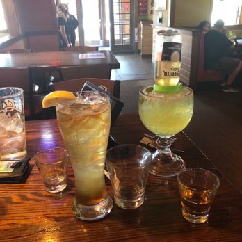 Applebee's Grill + Bar - Happy Hour Cocktails - American Near Me - Visalia, California