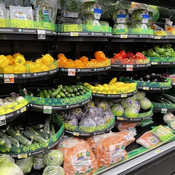 Safeway - Organic section - Grocery Near Me - Clackamas, Oregon