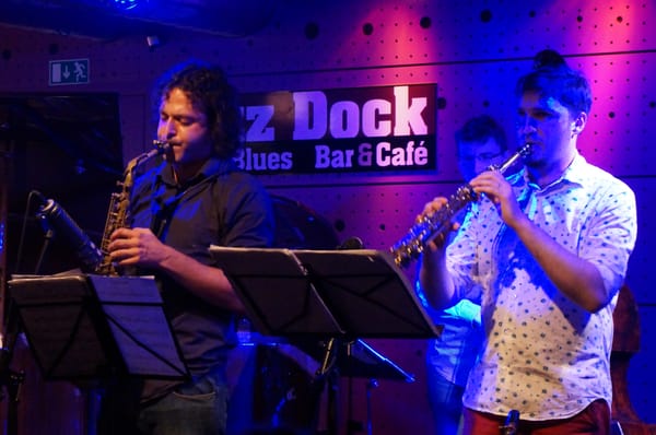 Jazz Dock by null