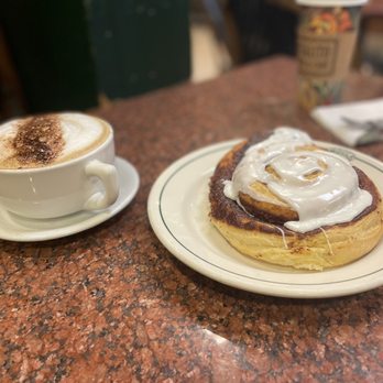 Sausalito Bakery & Cafe - Cinnamon roll and cappuccino - Coffee & Tea Near Me - Sausalito, California