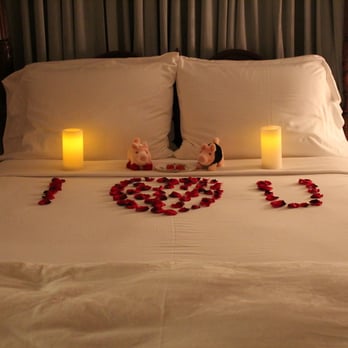 Sabal Palm House Bed & Breakfast - Valentine's Day Package (Rose Petals) - Bed & Breakfast Near Me - Lake Worth, Florida Sabal Palm House Bed & Breakfast - Valentine's Day Package (Rose Petals) - Bed & Breakfast Near Me - Lake Worth, Florida