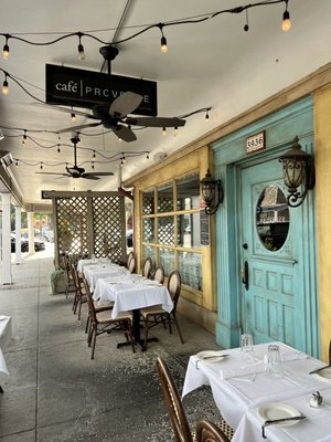 Café Provence by null