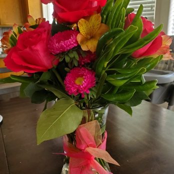 Uniquely Chic Floral & Home - Gorgeous Mother's Day arrangement for my Sister - Florists Near Me - Healdsburg, California