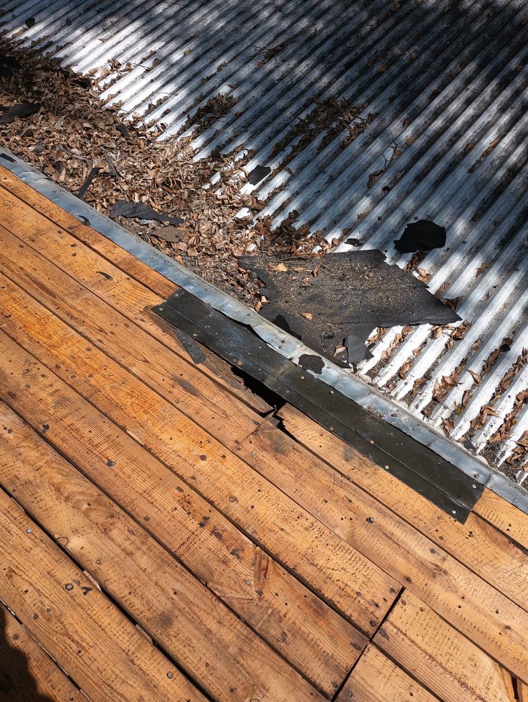 Slide of T & R Roofing