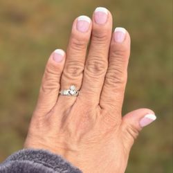 Lovely Nails & Spa - Pink & white (OPI It's a girl)