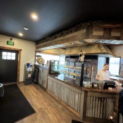 Mama's Pizza and Trattoria - The front