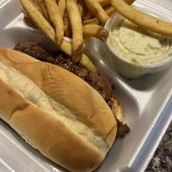 Cozy Corner Restaurant - BBQ Sliced Beef Sandwich - Barbeque Near Me - Memphis, Tennessee Cozy Corner Restaurant - BBQ Sliced Beef Sandwich - Barbeque Near Me - Memphis, Tennessee