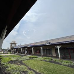 Destination Outlets - Wing 1