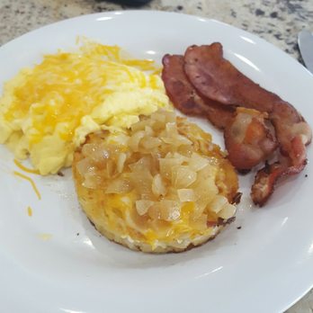 Citrus - Cheese & Onion hashbrowns, cheesy scramble & bacon - American Near Me - Virginia Beach, Virginia