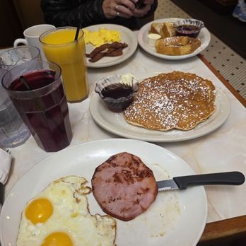 Ma Fischer's - Ma's Special #1 and Ma's Special #2 - American Near Me - Milwaukee, Wisconsin