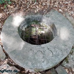 Trekkingplatz P01 Guttenberg Schlossbrunnen - www.trekkingplatz.de