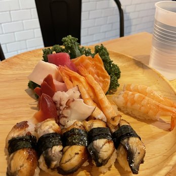 Akino - Sushi Bars Near Me - Elmhurst, New York