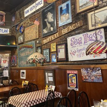 Westy's - Inside - American Near Me - Memphis, Tennessee