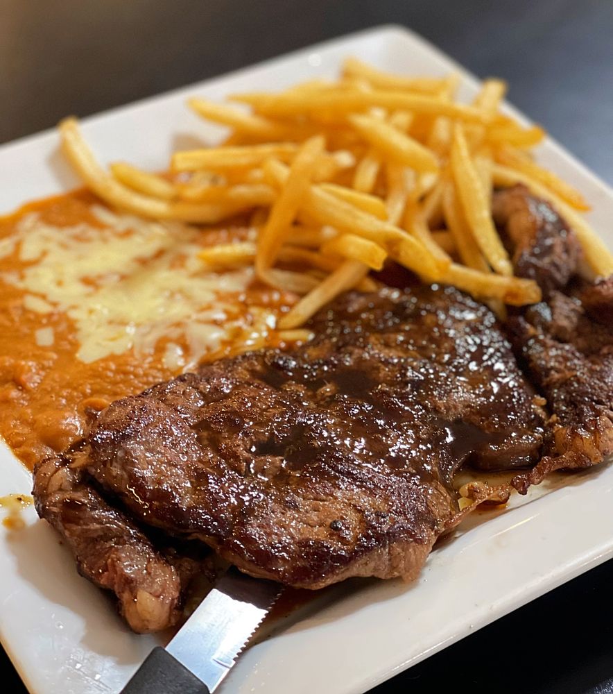 Los Perez Mexican Restaurant & Cantina Logo