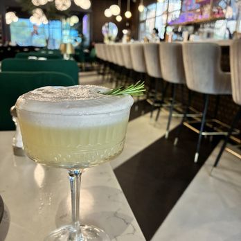 Rose Park Bistro - Queen Bee - Cocktail Bars Near Me - Roseville, California Rose Park Bistro - Queen Bee - Cocktail Bars Near Me - Roseville, California