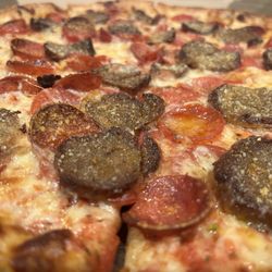Joey'O's Restaurant - Pepperoni & meatball pizza